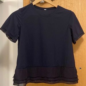 Lululemon relaxed fit navy top